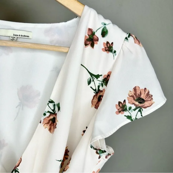 June and Hudson Foral Wrap Top - Picture 10 of 13